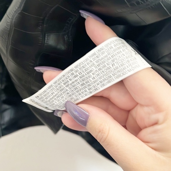 Forever 21 Black Snake Skin Faux Leather NEW Mini Skirt - Picture 8 of 11